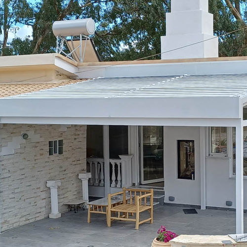 Wall-mounted pergola - IN KERATEA - Atrio Glass Doors - metal / aluminum / with mobile slats