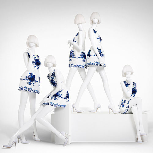 Female display mannequin - CELEBRATE LIFE - HANS BOODT MANNEQUINS - fashion / resin / seated