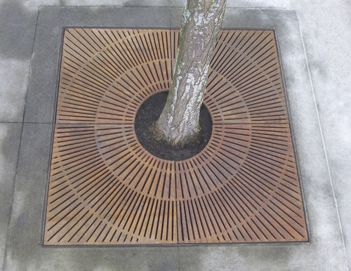 Square tree grate - CORONA - COX48-48I99TGHP	 - IRON AGE DESIGNS - cast iron