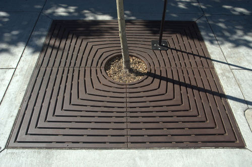 Square tree grate - DIVISADERO - DIX60DIAI99TG - IRON AGE DESIGNS - cast iron