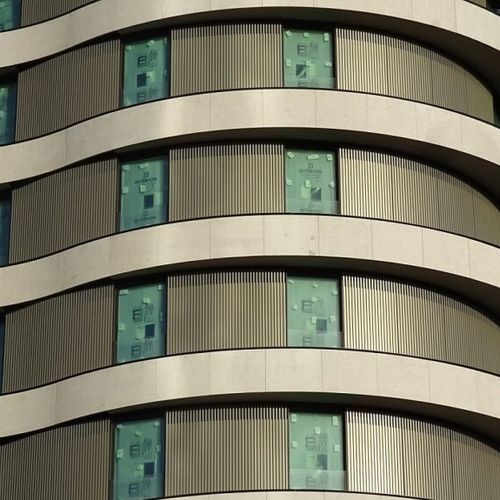 Extruded aluminum facade system - RIVERWALK HOUSE - LONDRA(UK) - Cantori srl - solar shading / screening / weather-resistant