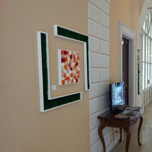 Preserved living frame - FACE - LinfaDecor - moss / flower / indoor
