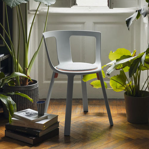 Contemporary chair - Fla - TOOU - indoor / fabric / polypropylene base