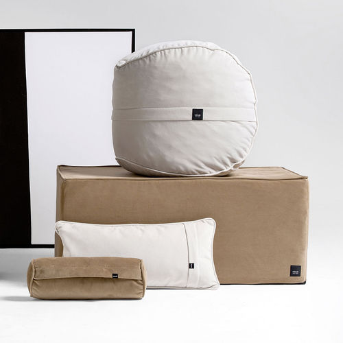Contemporary footrest - FOOTSAK - https://www.vetsak.com - velvet