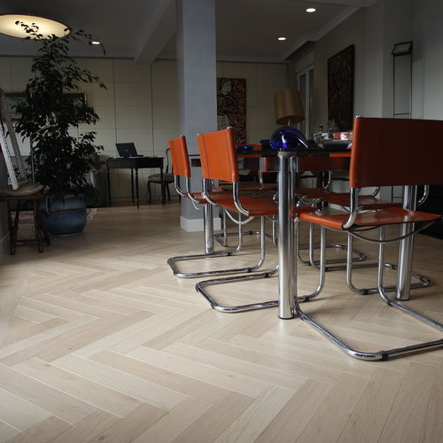 Engineered parquet floor - HERINGBONE BIANCA - SURCO interiors - oak / chevron / natural oil