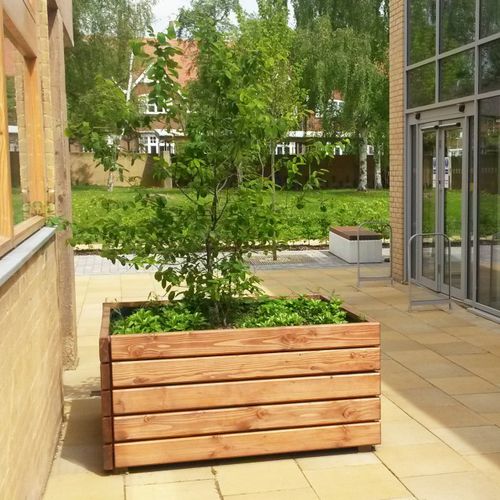 Wooden planter - SPRINGWELL - Bailey streetscene - square / traditional / for public space
