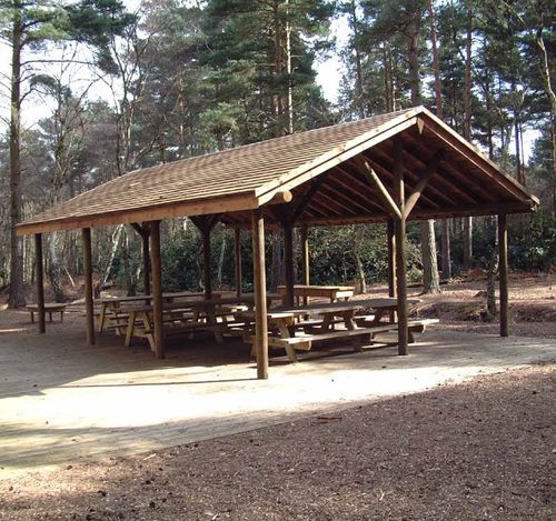 Public space shelter - FOREST - SETTER PLAY