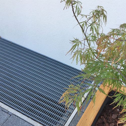 Galvanised steel grating - HEEL-PROOF PL - LANG AND FULTON - for walkways / for exterior flooring / for stair treads