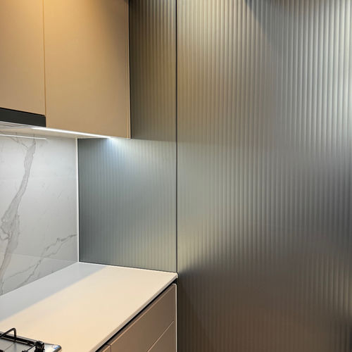 Safety glass panel - R22166CY - Rahmen (Asia) Limited - laminated / textured / for interior