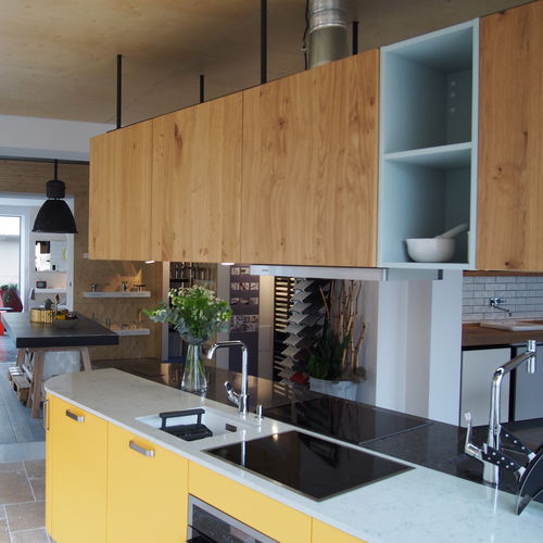 Engineered stone countertop - BRILLIANT ARABESCO - Technistone a.s. - kitchen / polished / square edge