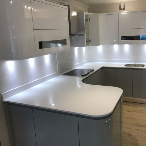 Engineered stone countertop - ESSENTIAL CRYSTAL ABSOLUTE WHITE - Technistone a.s. - kitchen / white / polished