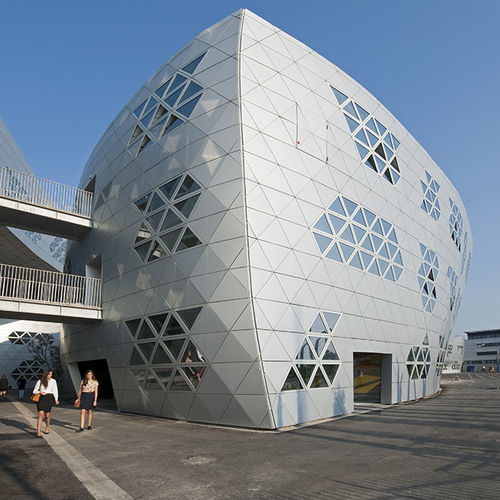 Cassette cladding - LYCÉE GEORGES FRÊCHE - ALUCOBOND - composite / aluminum / interlocking