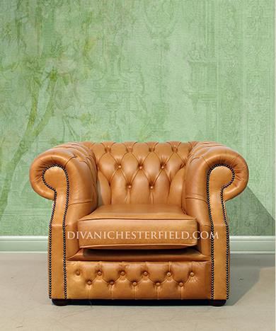 Chesterfield armchair - KNIGHTSBRIDGE - Harleq - leather / beech / handmade