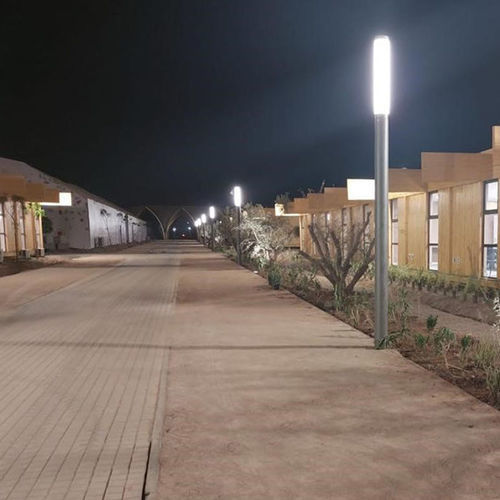 Minimalist design light column - IOTTO - BSI LIGHTING TECHNOLOGIES INC. - stainless steel / cast aluminum / PMMA
