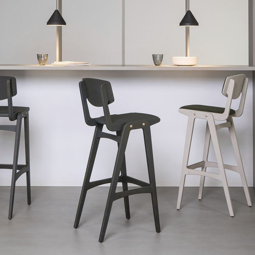 Contemporary bar chair - GLÖWR 782 - Vergés - indoor / leather / beech base