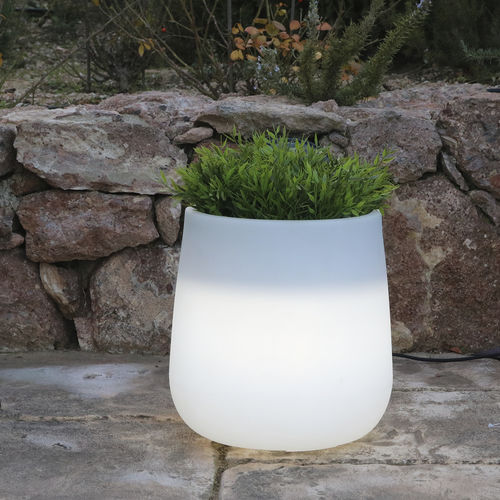 Polyethylene plant pot - CAMELIA 40 - NEWGARDEN - round / illuminated ...