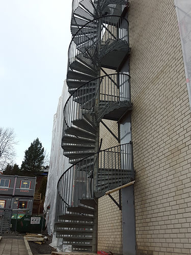 Half-turn staircase - Ban-Inox - metal step / metal / home