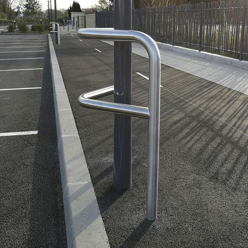 Parking hoop - ANGLE RENFORCÉ - Activia Mobilier Urbain
