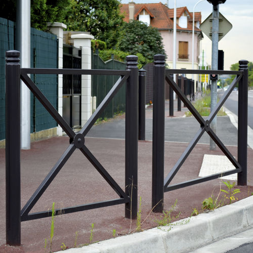 Protective barrier - SAINT ANNE D'OLÉRON - Activia Mobilier Urbain - fixed / steel / galvanised steel