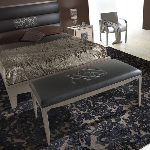 Traditional bed bench ST 612 MOLETTA MOBILI fabric / leather / wooden