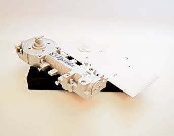 Pivoting door self-closing mechanism - M68Z - Casma