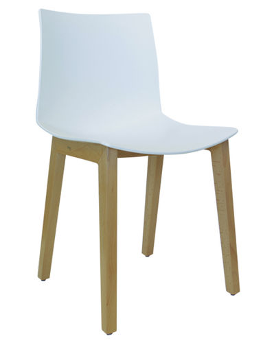 Timber chair - KANVAS - BATGER - contemporary / indoor / stackable