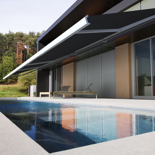 Box awning -  MAXIMUS  - gaviota - folding-arm / motorized / patio