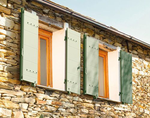 Swing shutter - PLEIN ISOL&Eacute; FRISES HORIZONTALES OU VERTICALES - Volets Thiebaut - lacquered aluminum / window / acoustic