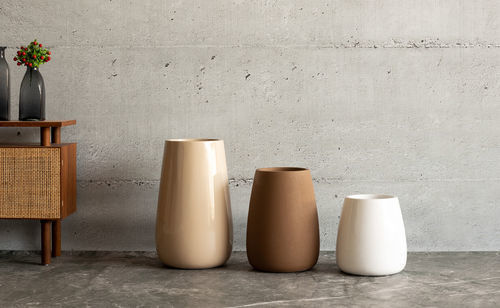 Fiberglass planter - Vonny - Bonasila - for public space / for reception area / customizable color