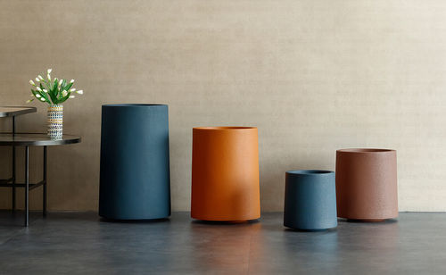 Glass-reinforced plastic planter - Aldero - Bonasila - round / minimal / rustic style