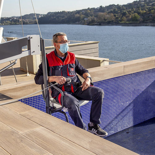 Fixed pool lift - Liftech - mobile / for people with reduced mobility