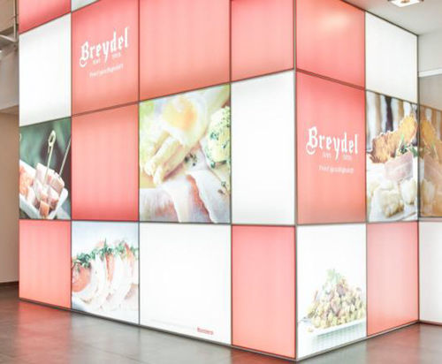 Sliding and stacking partition - PUBLIWALL - AVC - glass / commercial / printed