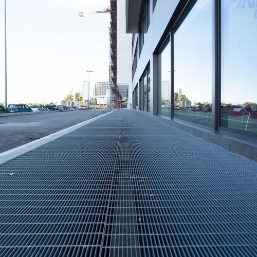 Metal grating - Emmegi spa - galvanized / for drain channels / for stair treads