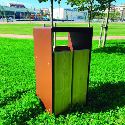 Public trash can - PAPELERA - Playparc - floor-standing / metal / wooden