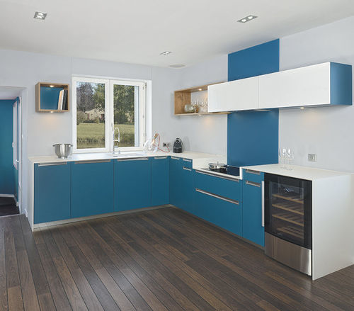 Contemporary kitchen - TEQUILA : BLANC PUR & DECORA BLEU OCÉAN - PYRAM INDUSTRIES - melamine / L-shaped / with integrated handle