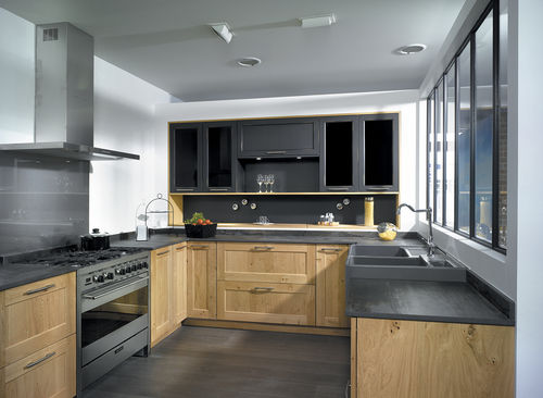 Contemporary kitchen - BOREALE SAUVAGE À NŒUDS NATUREL & MAULNES - PYRAM INDUSTRIES - oak / alder / U-shaped