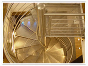 Metal step - ANDRITZ EUROSLOT Architecture - mesh
