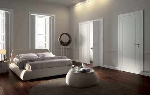 Interior door - MIRAQUADRA  - GAROFOLI - wooden / pivoting with offset axis / without glazing
