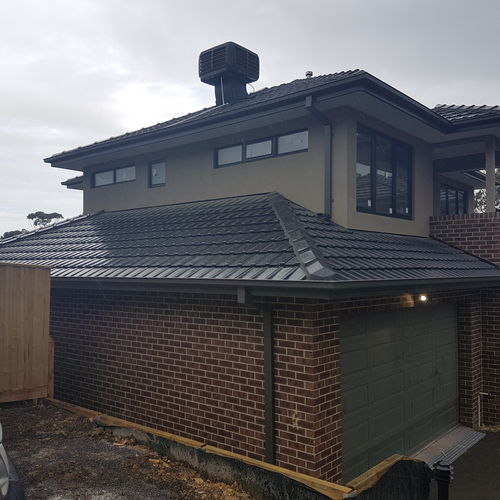 Flat roof tile - VIENNA - Cerámica La Escandella - clinker / red / brown