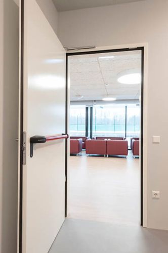 Interior door - INNOVA  - PADILLA - metal / swing / contemporary