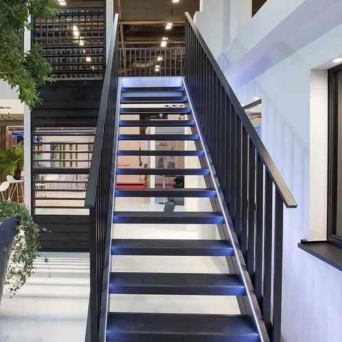 Custom-made staircase - BAYAMO - PROFILS SYTEMES - straight / wooden step / metal step