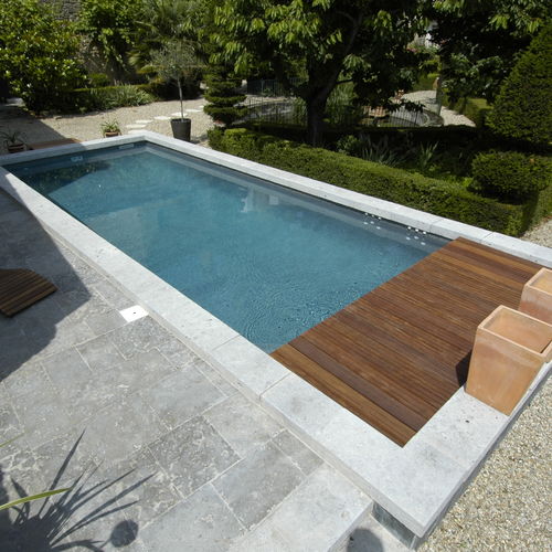 Natural stone swimming pool coping - AUBEROCHE MANGANESE - RUSTIQUE ...