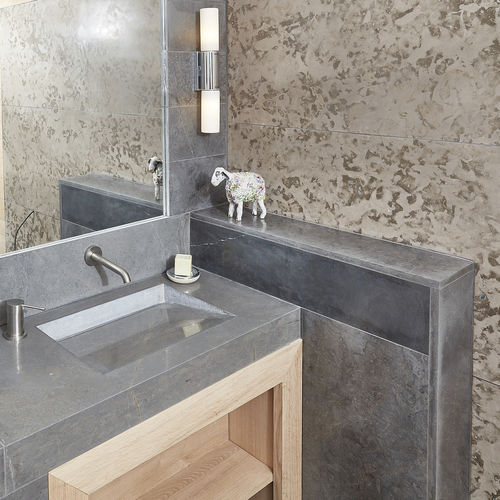 Wall-mounted stone slab - CÉNEVIÈRES POMMELÉ - OCCITANIE PIERRES - polished / marble look / brown