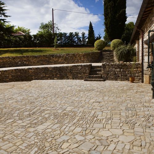 Stone paving - PAVÉS OCCITANS - OCCITANIE PIERRES - outdoor / patio ...