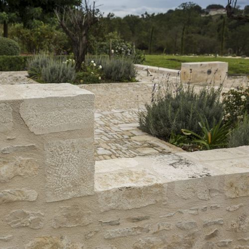 Balustrade wall coping - AUBEROCHE BOURIANE - OCCITANIE PIERRES - stone