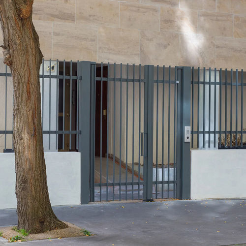 Pivoting gate - RESILOG™ 5010 - NORMACLO - galvanised steel / powder-coated steel / with bars