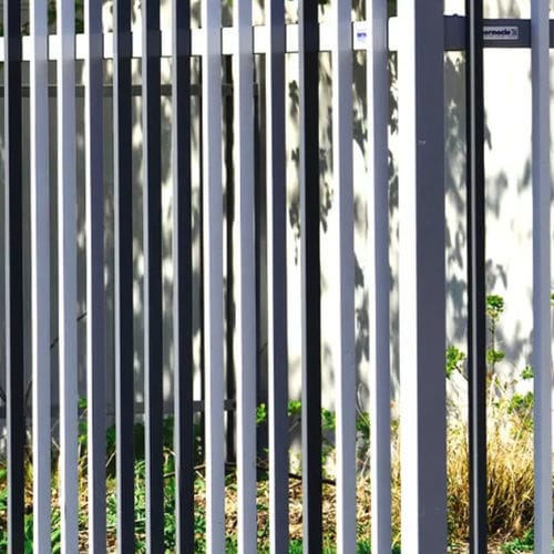 Fence with bars - CLORAL™ - NORMACLO - residential / galvanised steel / powder-coated steel