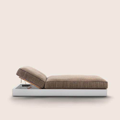 Contemporary daybed - FREEPORT - FLEXFORM - water-repellent fabric / aluminum / aluminum base
