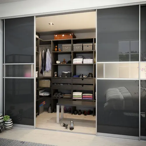 Walk in wardrobe sliding doors discount