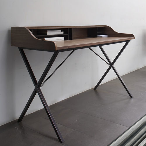 Free-standing desk - URSULINE - Ligne Roset - contemporary / lacquered wood / straight